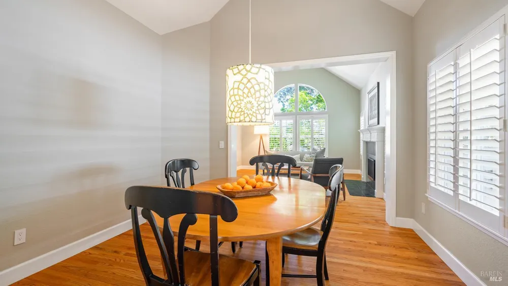 336 Jessie Ct, Windsor, CA 95492