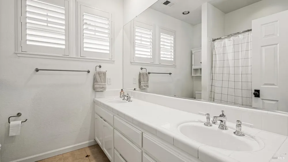 336 Jessie Ct, Windsor, CA 95492