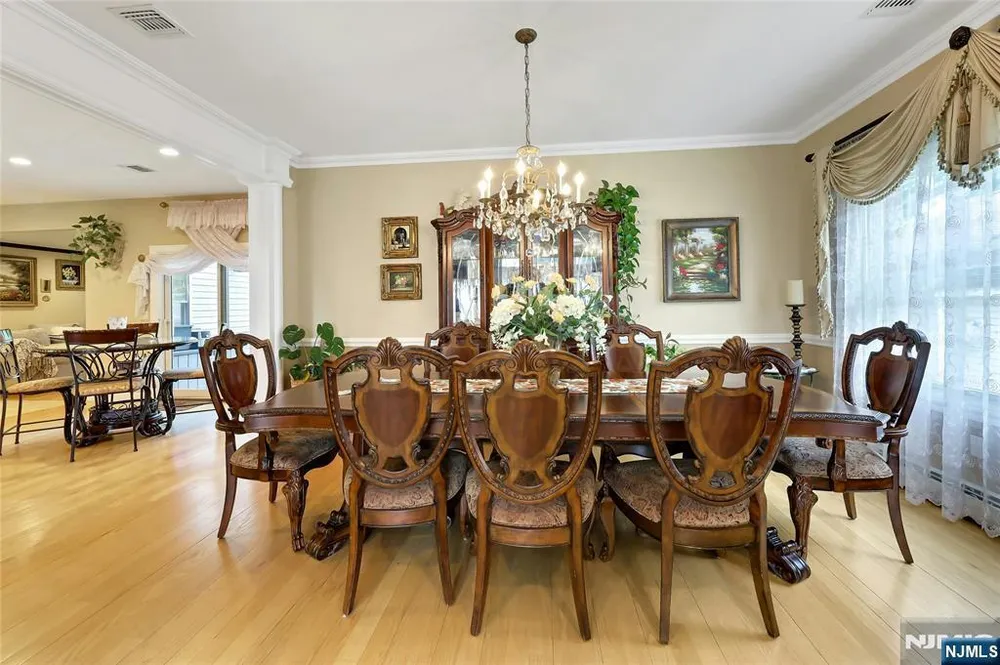 12-65 Burbank Street, Fair Lawn, NJ 07410