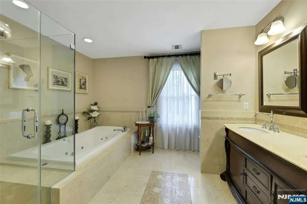 12-65 Burbank Street, Fair Lawn, NJ 07410