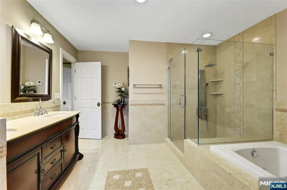 12-65 Burbank Street, Fair Lawn, NJ 07410