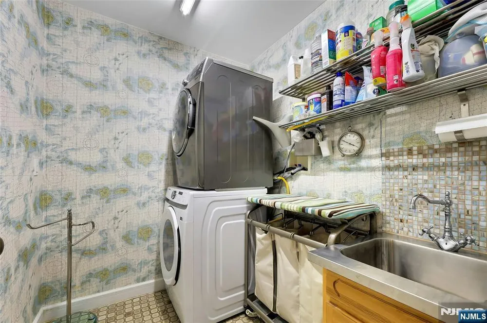 12-65 Burbank Street, Fair Lawn, NJ 07410