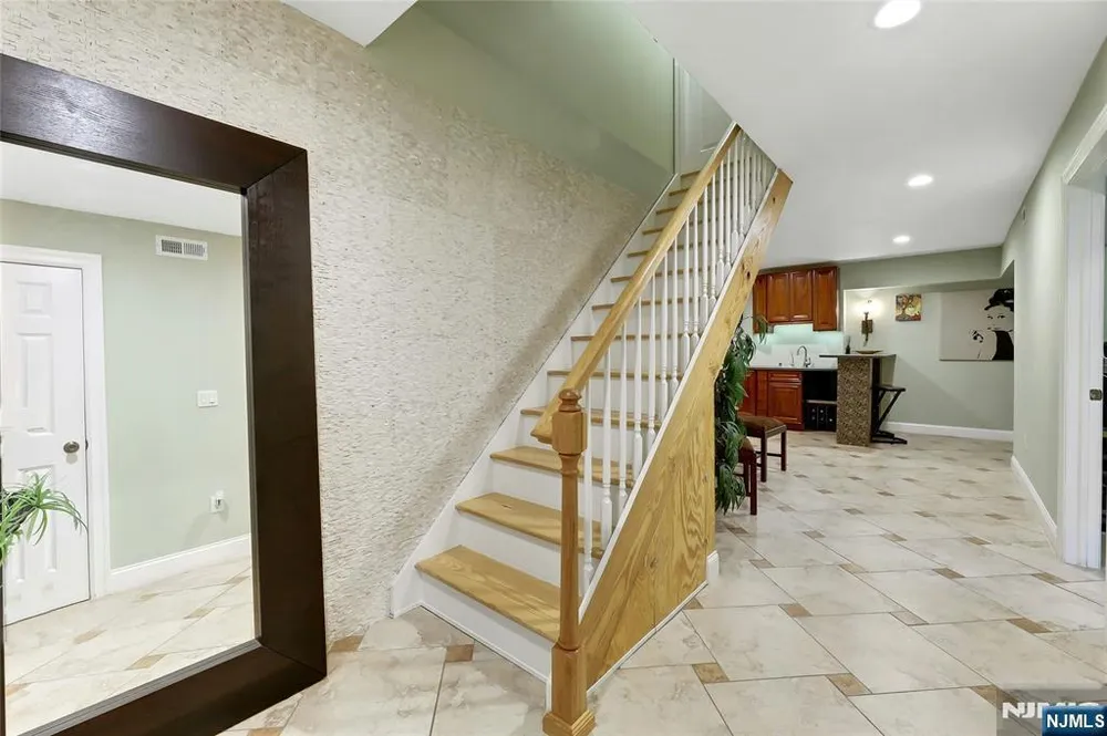 12-65 Burbank Street, Fair Lawn, NJ 07410