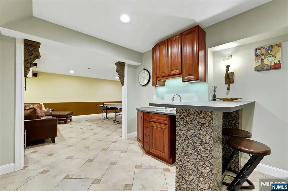 12-65 Burbank Street, Fair Lawn, NJ 07410