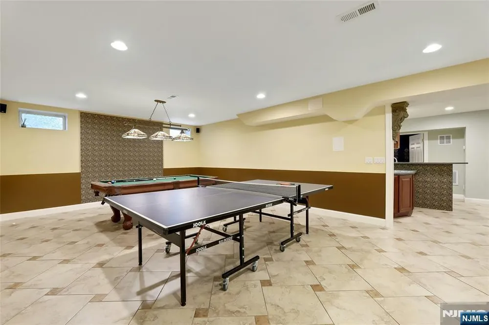 12-65 Burbank Street, Fair Lawn, NJ 07410