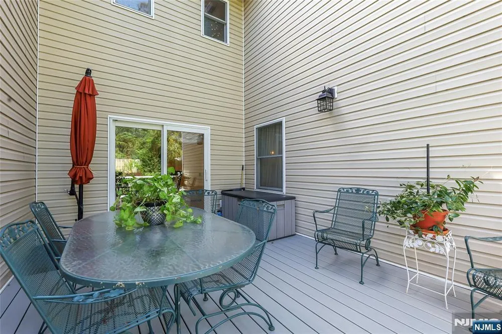 12-65 Burbank Street, Fair Lawn, NJ 07410