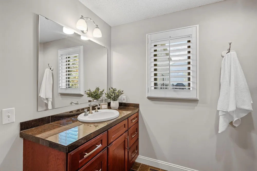 11239 Apennine Way, Inver Grove Heights, MN 55077