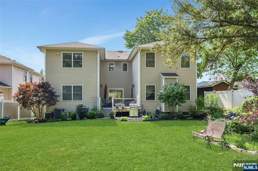 12-65 Burbank Street, Fair Lawn, NJ 07410