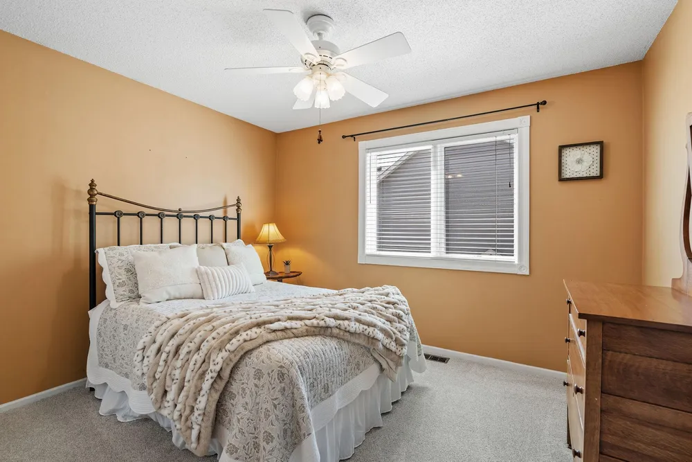 11239 Apennine Way, Inver Grove Heights, MN 55077