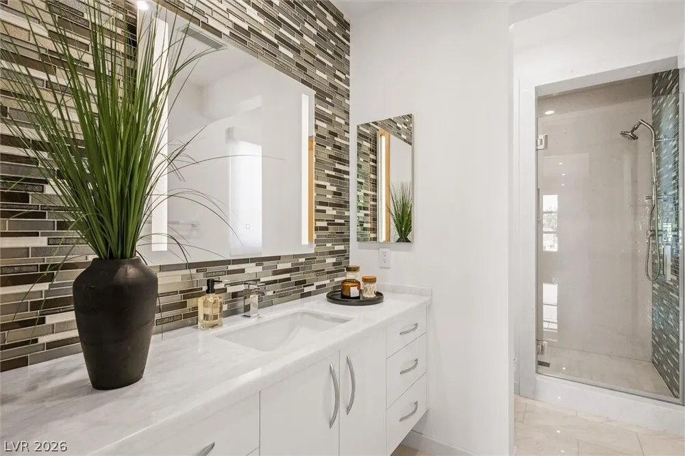 11 Hawkeye Ln, Las Vegas, NV 89135-7929