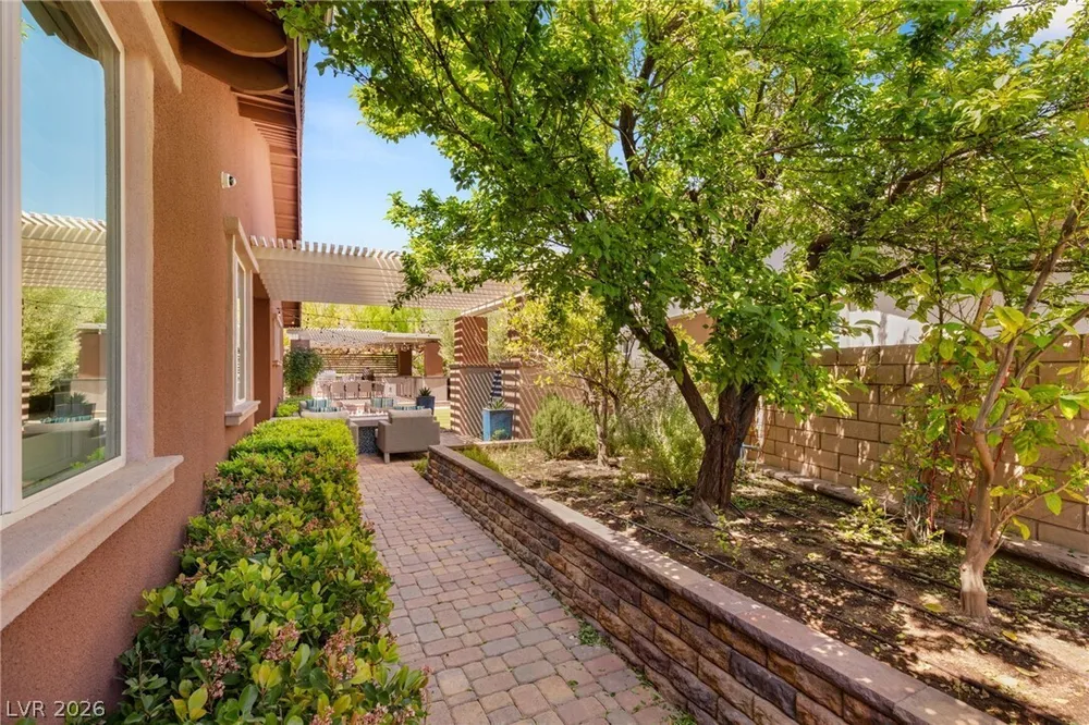 277 Lindura Ct, Las Vegas, NV 89138-4632
