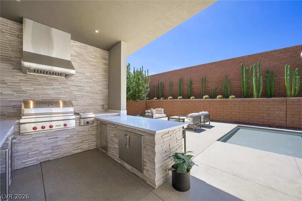 11 Hawkeye Ln, Las Vegas, NV 89135-7929