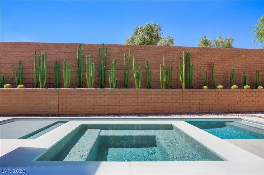 11 Hawkeye Ln, Las Vegas, NV 89135-7929