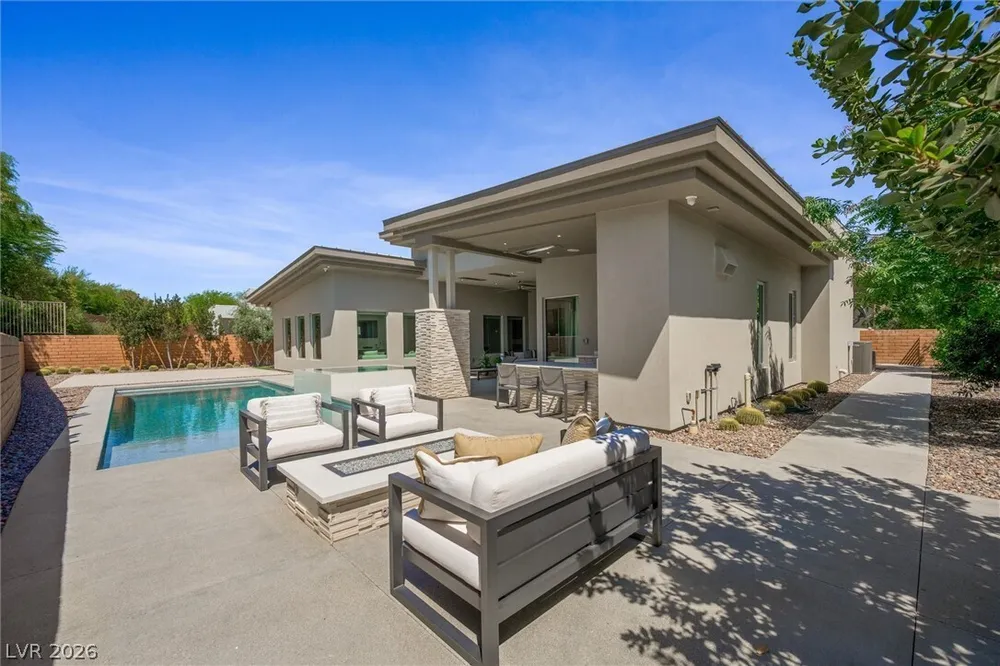 11 Hawkeye Ln, Las Vegas, NV 89135-7929