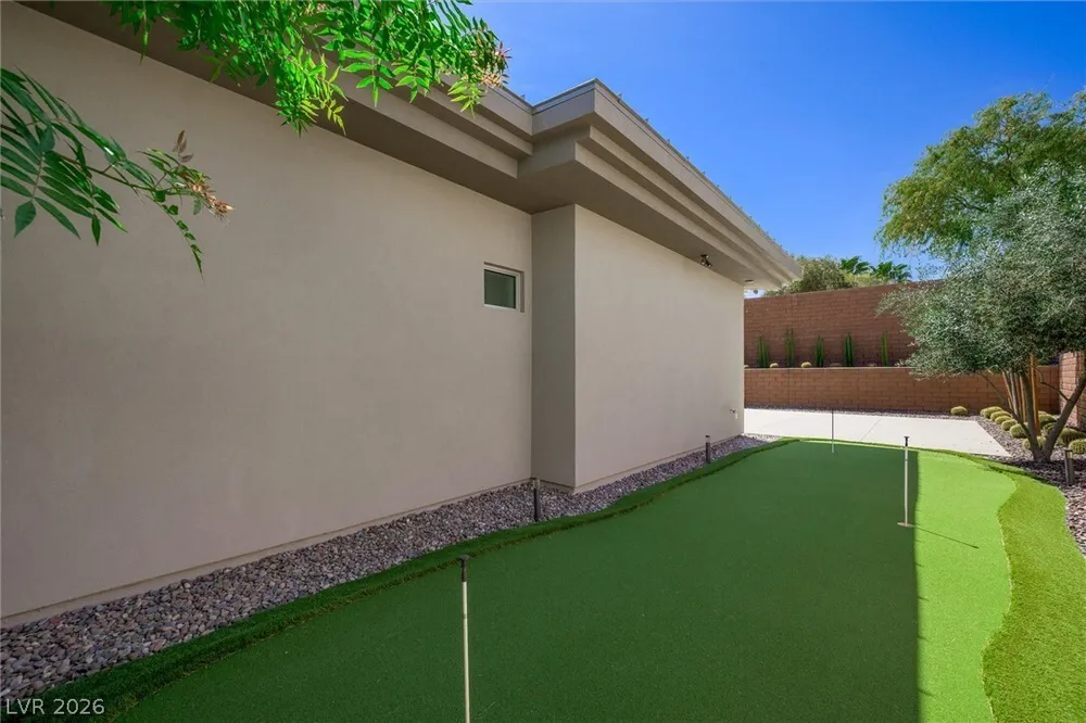 11 Hawkeye Ln, Las Vegas, NV 89135-7929