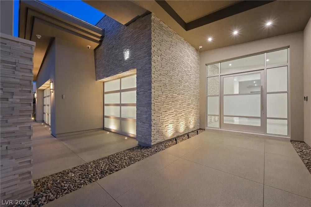 11 Hawkeye Ln, Las Vegas, NV 89135-7929