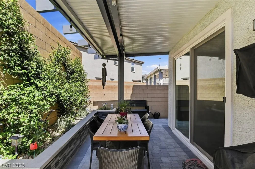 8494 Torozo Ave, Las Vegas, NV 89149