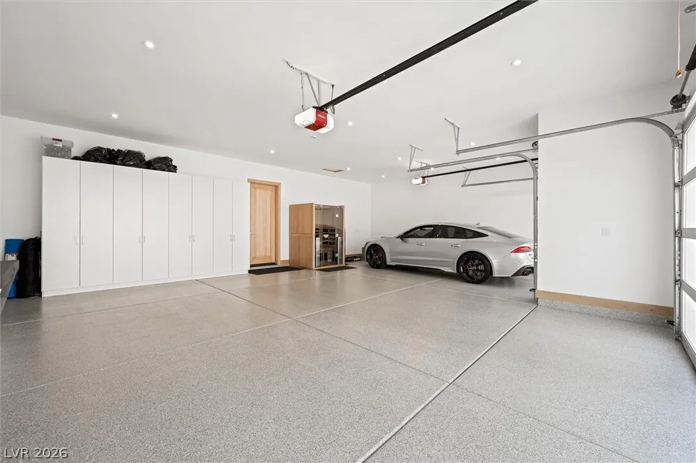 11 Hawkeye Ln, Las Vegas, NV 89135-7929