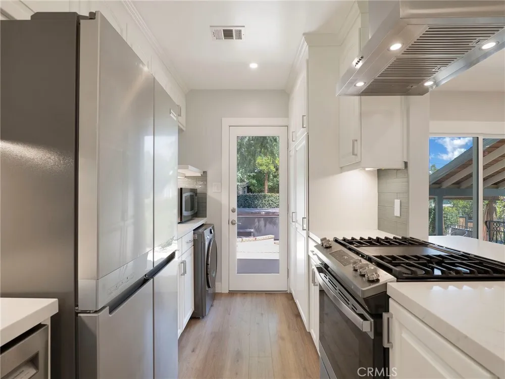 2254 Cross St, La Canada Flintridge, CA 91011