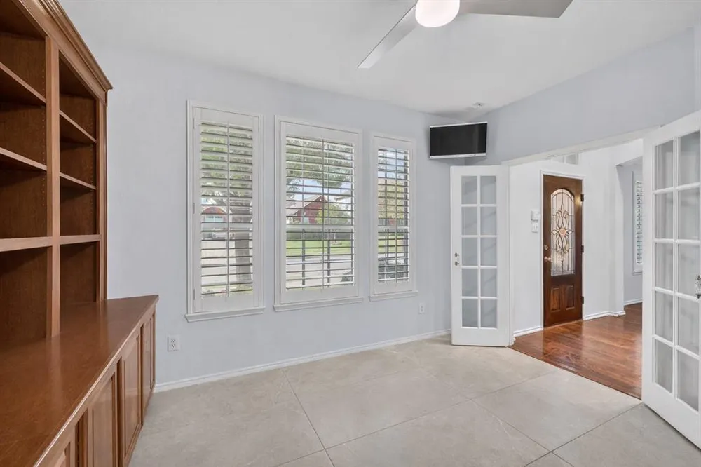 4704 Auburn Ridge Dr, Fort Worth, TX 76123