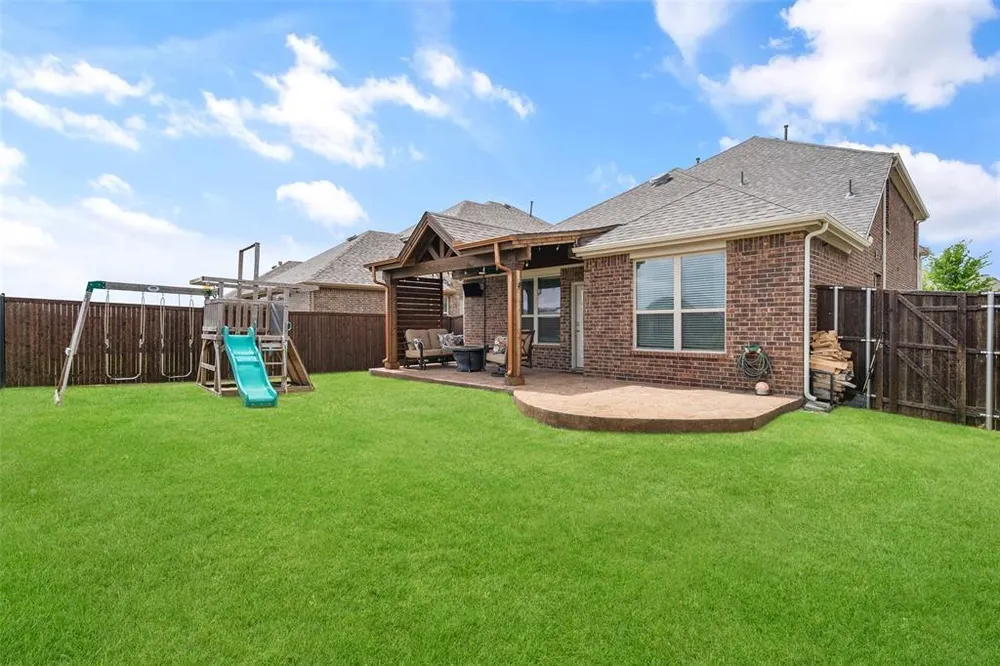 1717 Katelynn Ln, Anna, TX 75409
