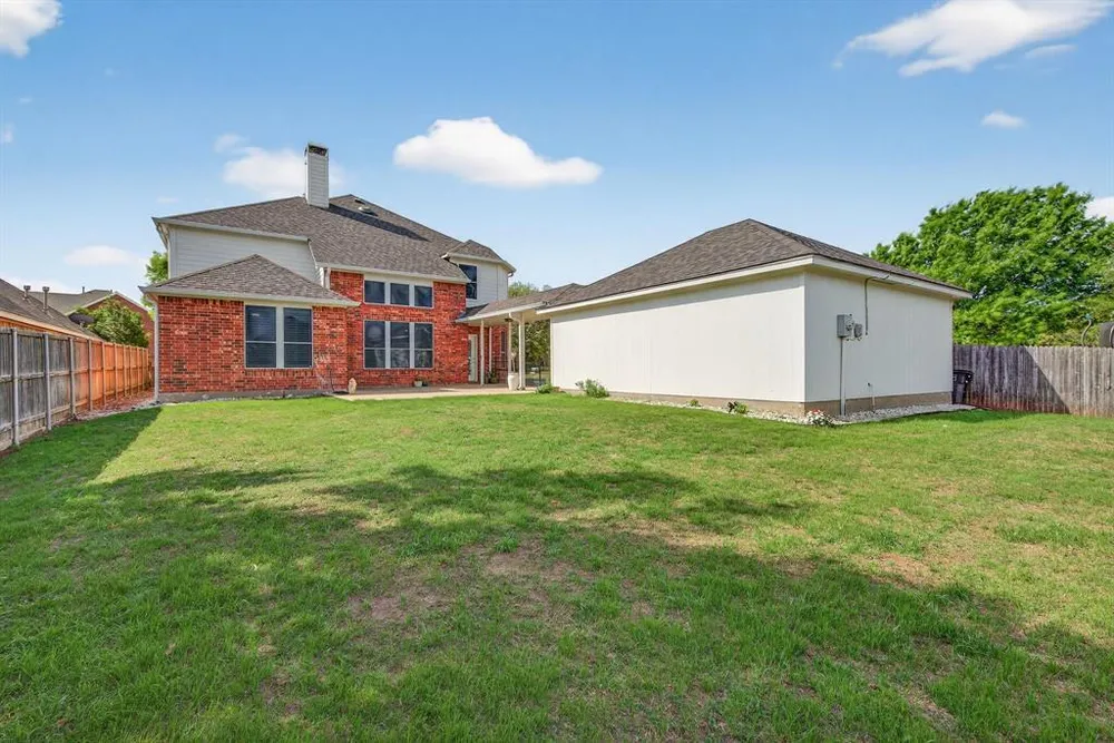 4704 Auburn Ridge Dr, Fort Worth, TX 76123