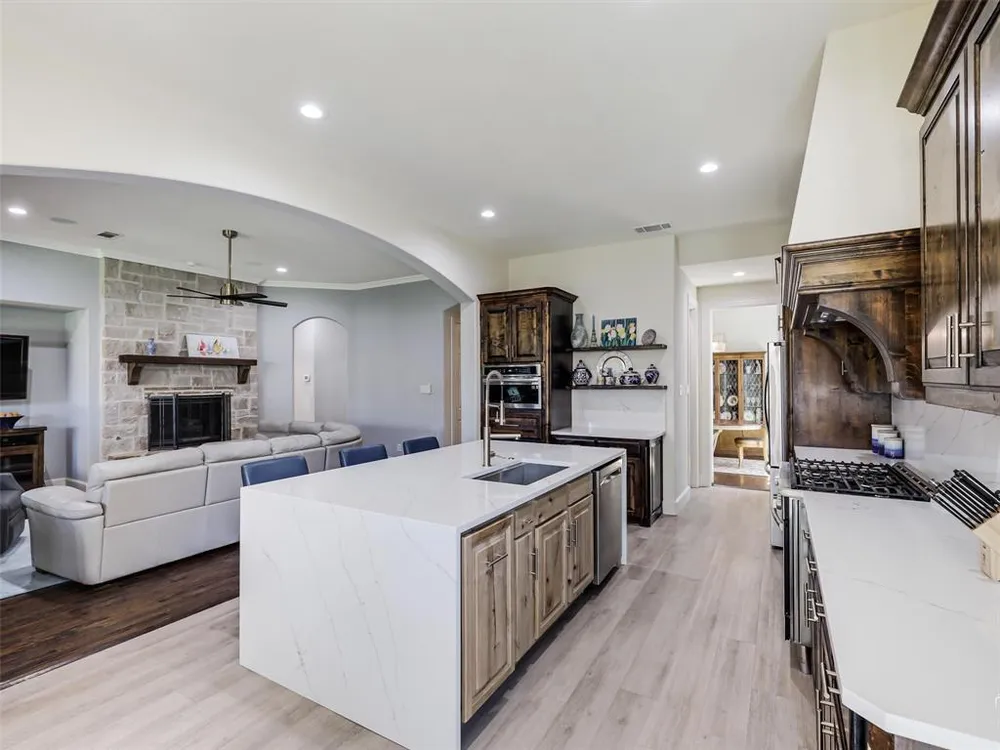 8841 Sutton Dr, Frisco, TX 75035