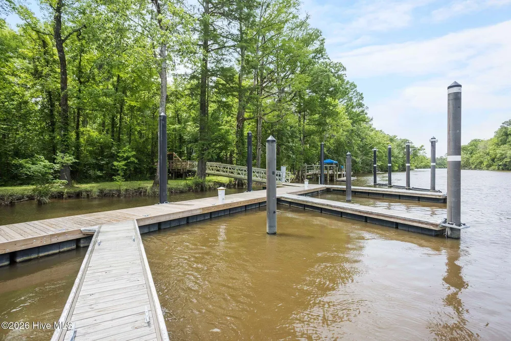 3710 Friendly Orange Ct SE, Leland, NC 28451
