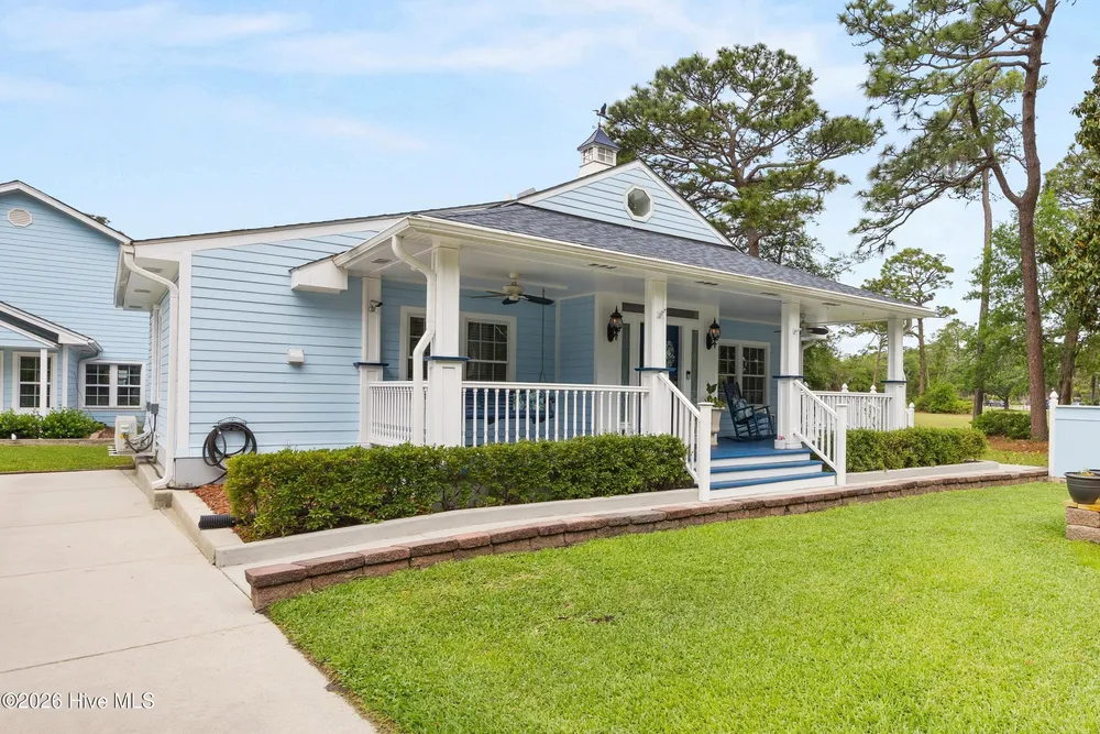 1988 W Lake Shore Dr, Wilmington, NC 28401
