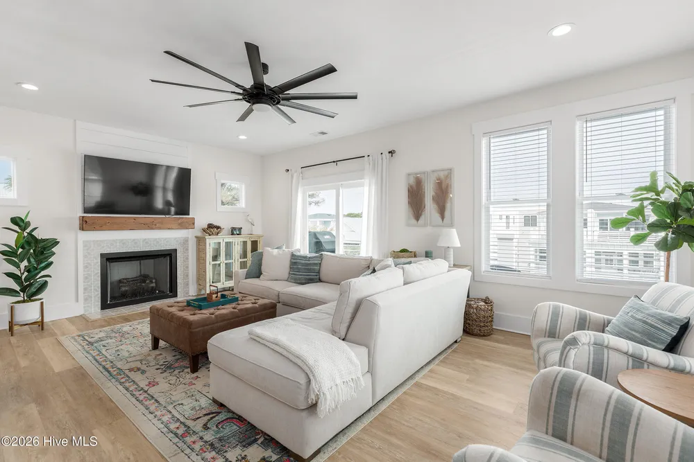 1304 Bonito Ln, Carolina Beach, NC 28428
