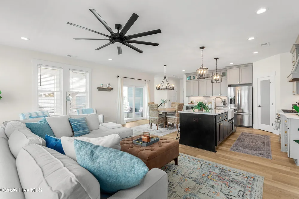 1304 Bonito Ln, Carolina Beach, NC 28428