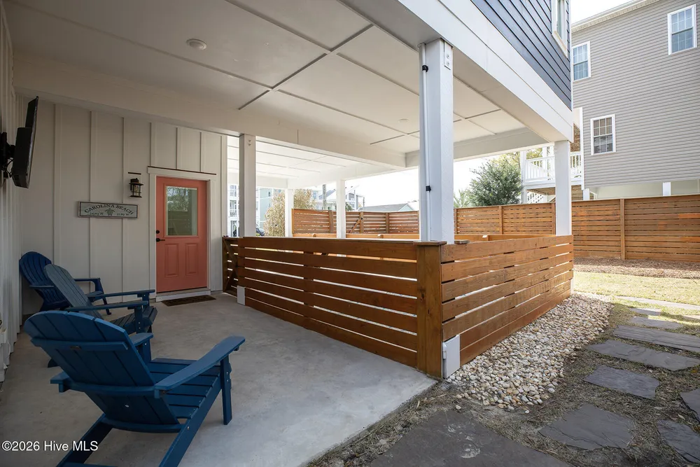 1304 Bonito Ln, Carolina Beach, NC 28428
