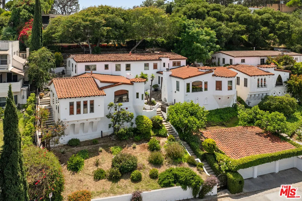 3700 Arbolada Rd, Los Feliz, CA 90027