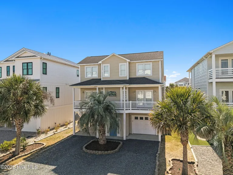 27 Cumberland St, Ocean Isle Beach, NC 28469-7647
