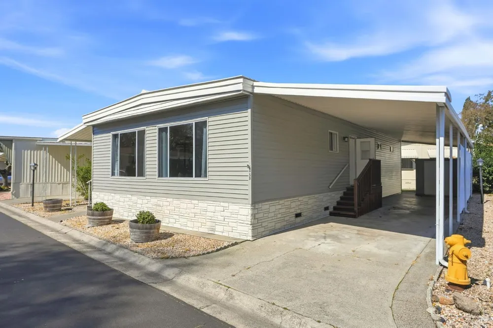 59 Colonial Park Dr, Santa Rosa, CA 95403-1140