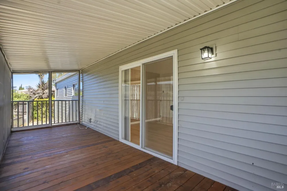 59 Colonial Park Dr, Santa Rosa, CA 95403-1140