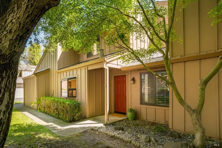 4 California Condor Way, Novato, CA 94949