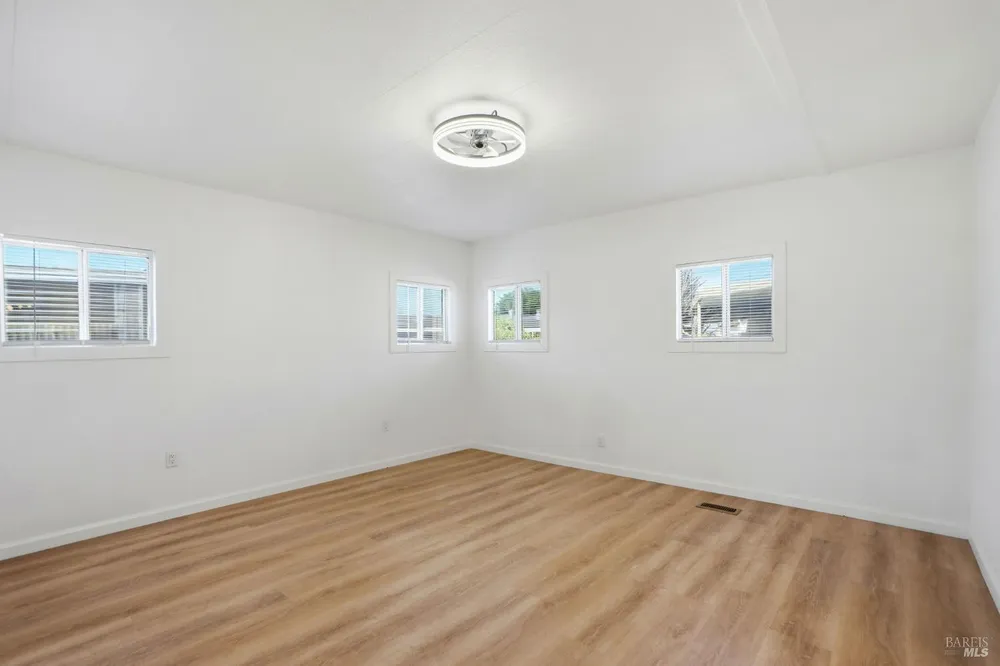 59 Colonial Park Dr, Santa Rosa, CA 95403-1140