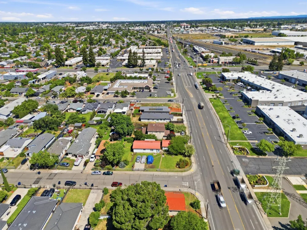 5680 Power Inn Rd, Sacramento, CA 95824