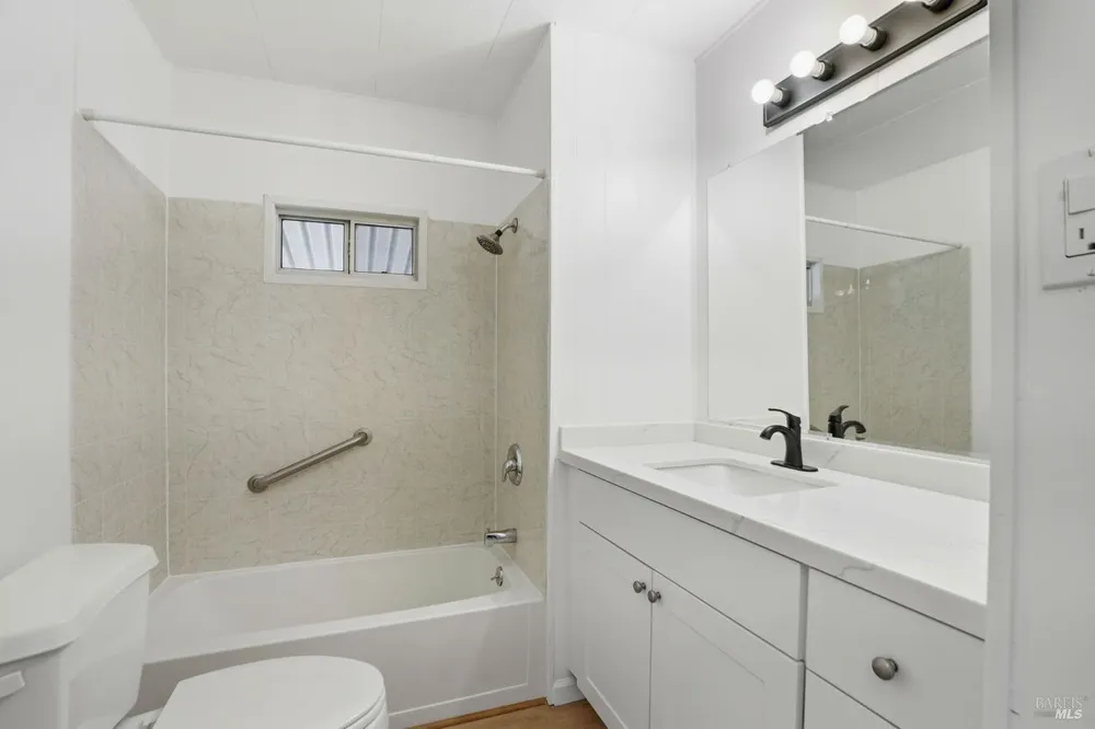 59 Colonial Park Dr, Santa Rosa, CA 95403-1140
