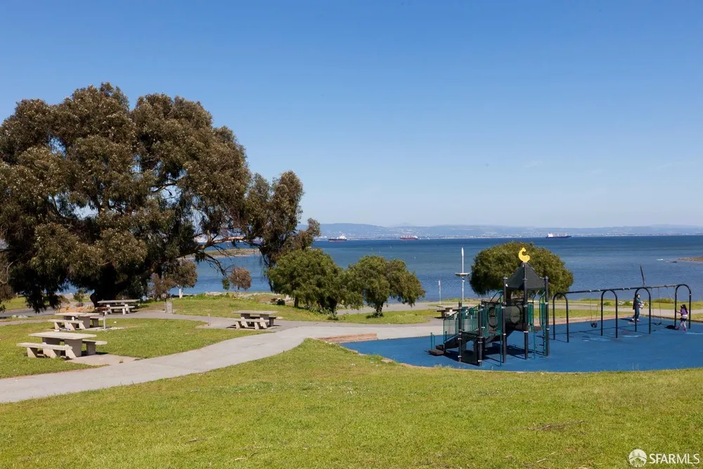 1552 Palou Ave, San Francisco, CA 94124