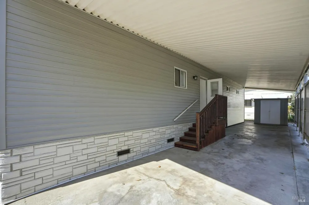 59 Colonial Park Dr, Santa Rosa, CA 95403-1140