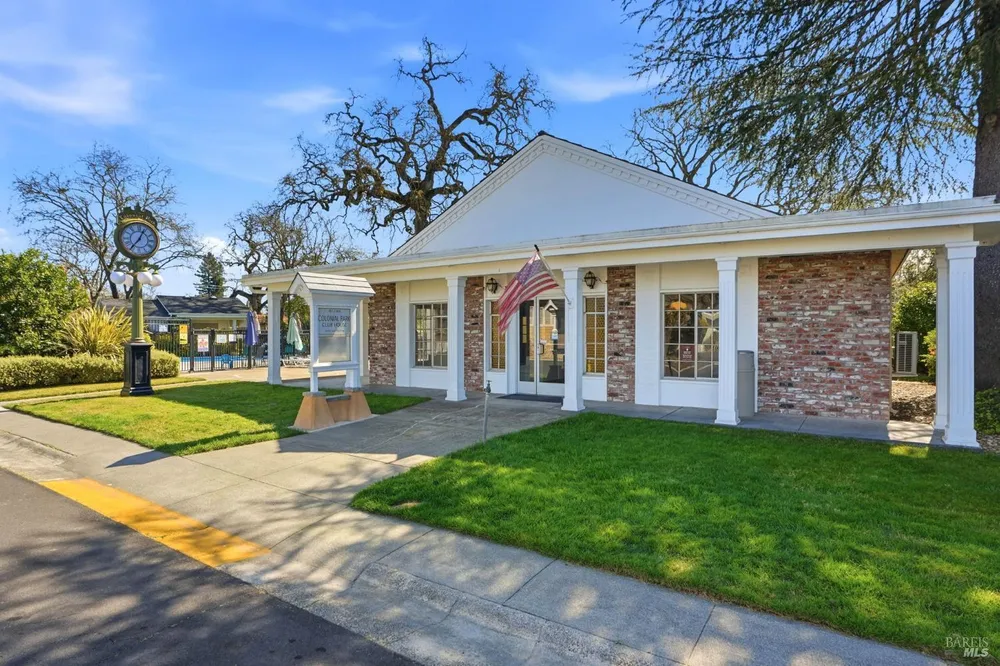 59 Colonial Park Dr, Santa Rosa, CA 95403-1140