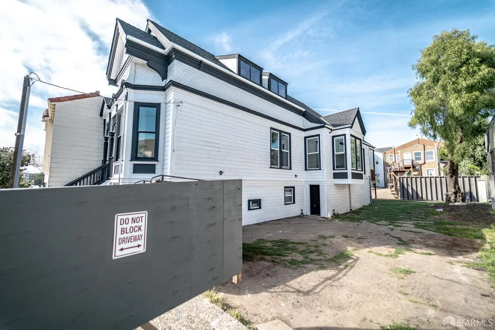 1552 Palou Ave, San Francisco, CA 94124