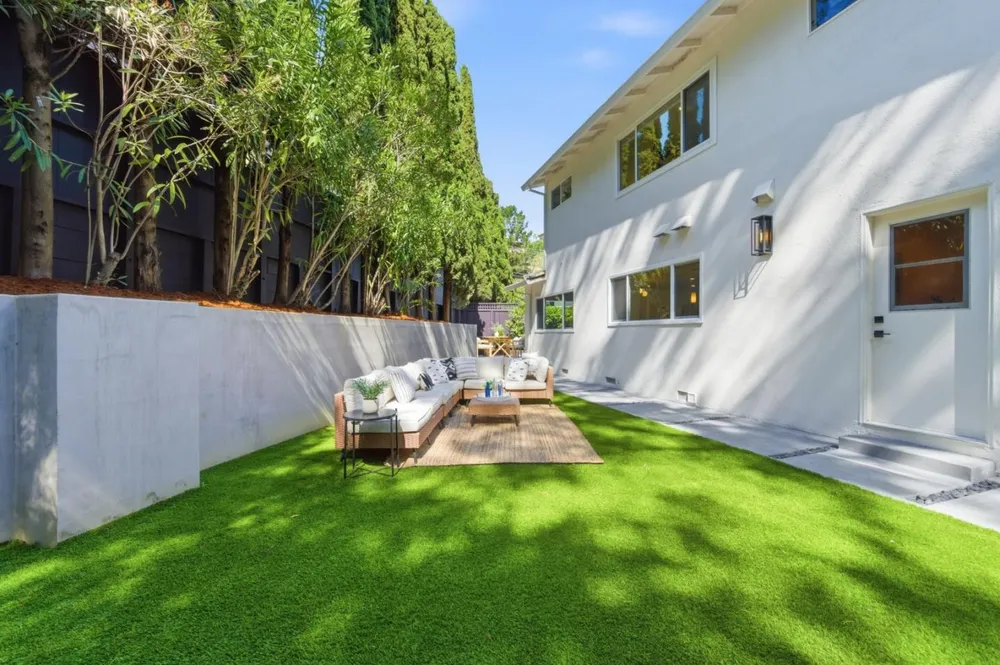 1100 Greenbrier Rd, San Carlos, CA 94070