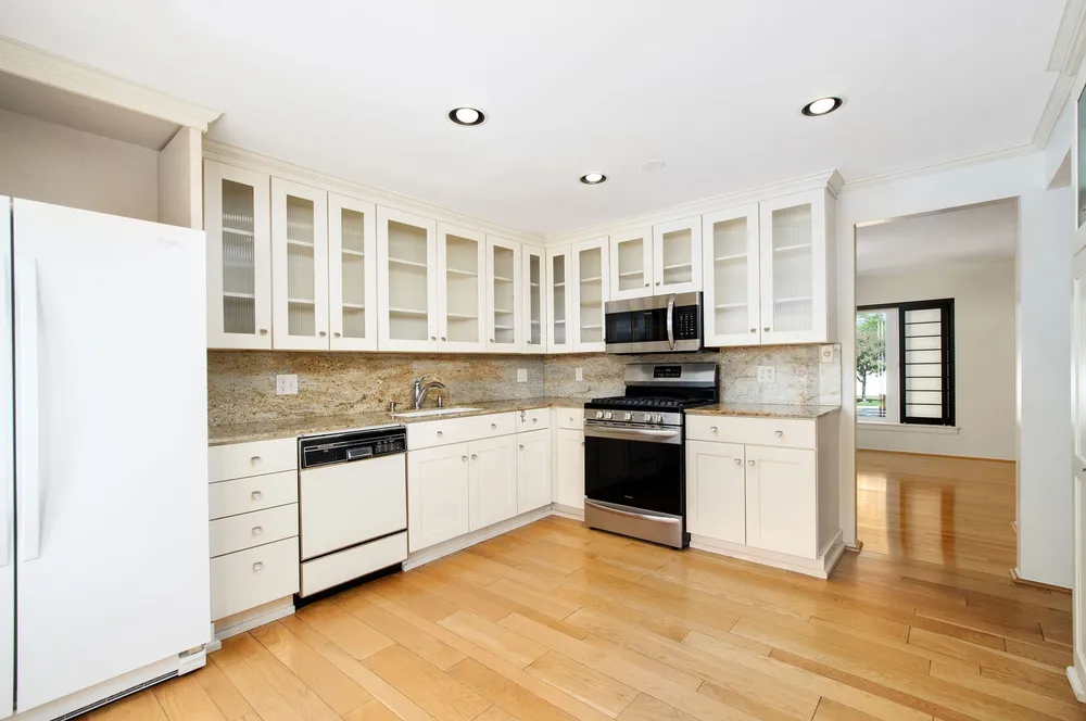 1829 E Bittersweet Ln, Mount Prospect, IL 60056