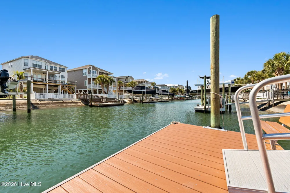 27 Cumberland St, Ocean Isle Beach, NC 28469-7647