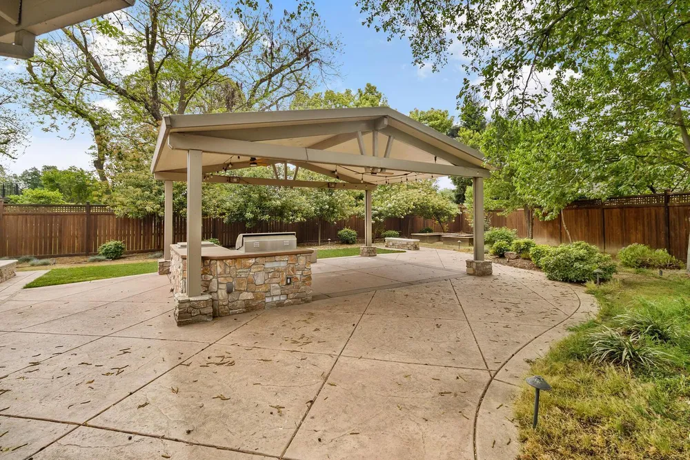 87 Breckenwood Way, Sacramento, CA 95864