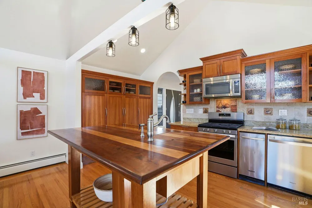 21 Boardwalk One, Larkspur, CA 94939