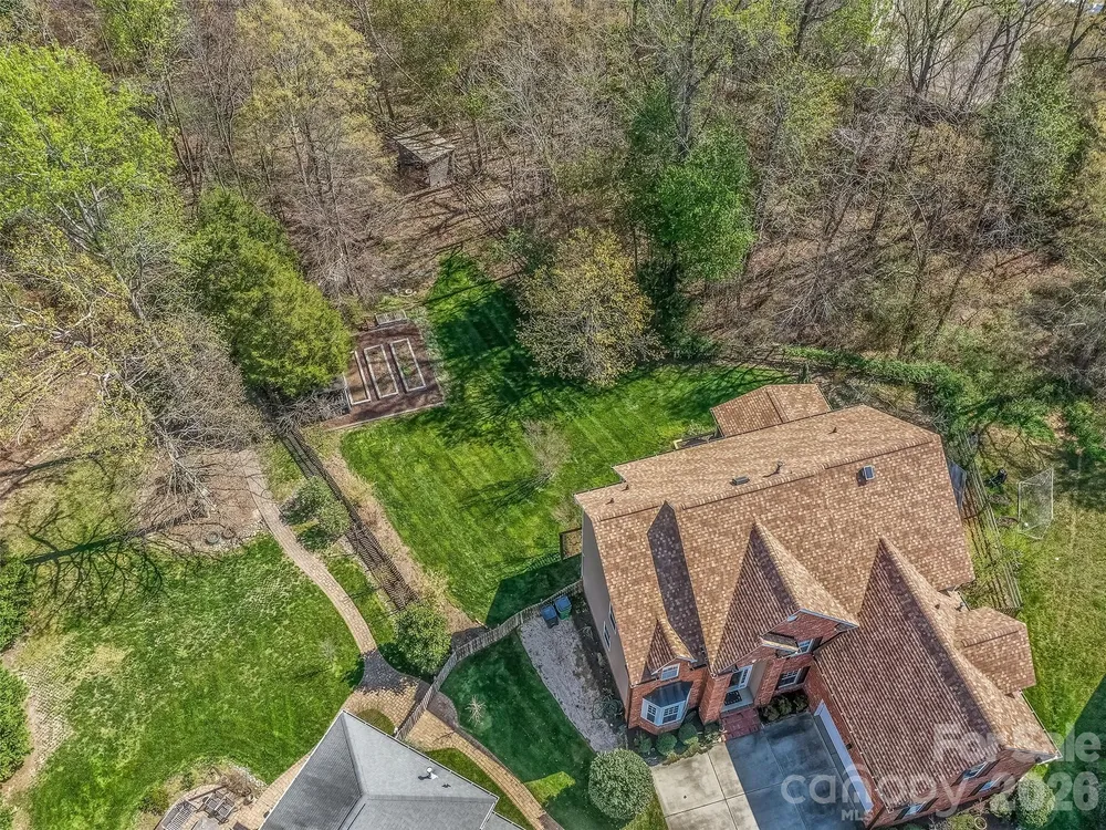 12103 Crescent Run Ct, Charlotte, NC 28277